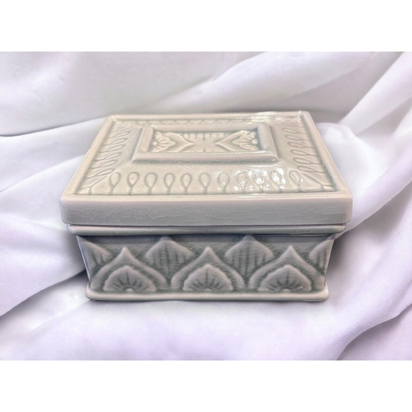 Vintage Lotus Flower Ceramic Gray Green Treasure Box Memory Box Jewelry Box - Picture 2 of 10